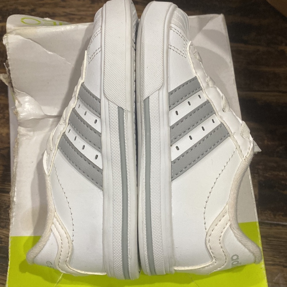 Adidas Neo Toddler White Shoes size 8 - Picture 3 of 10